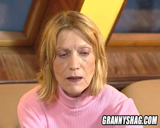 Korkmuş buruşuk nine alır boşalmak içinde ona eski am