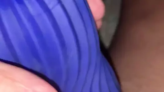 bir horoz kol ile külot okşayarak kendimi