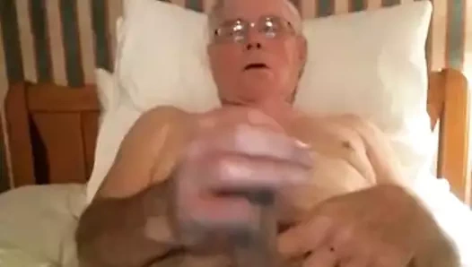 Dede kameraya boşalıyor