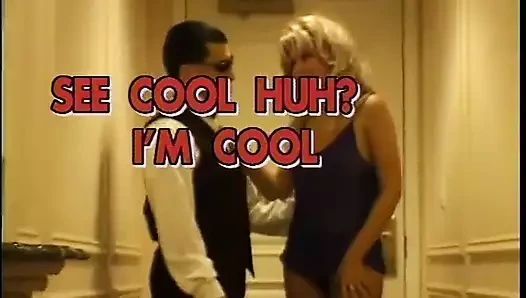 Yuvarlak götlü azgın erkek delisi yuvarlak götünü domaltarak sikiyor