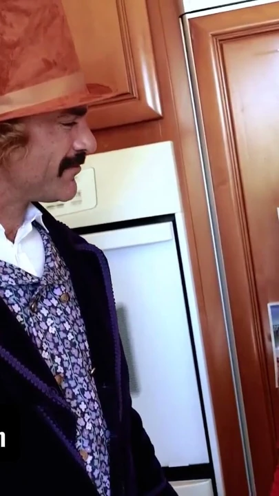Willy Wanka ve Seks Fabrikası - Sia Wood'un Rol Aldığı Porno Parodisi | Klip 1