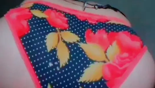 Köylü ateşli seksi sessiz seksi mükemmel ateşli kız mastürbasyon yapıyor