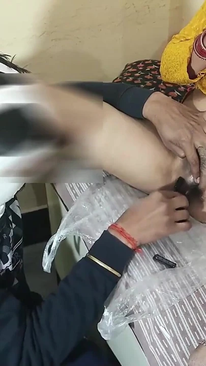 Üniversite zamanı kız arkadaşım salonuma geliyor amını tıraş ettim | Klip 1