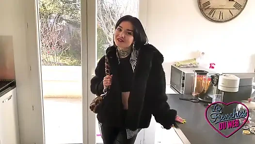 Manea ve Crystal, yarak yemeyi seven iki yaramaz lezbiyen