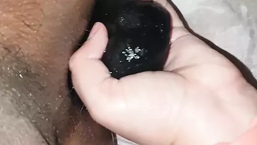 Kız arkadaşım büyük bir horoz ile kıçımı sikikleri