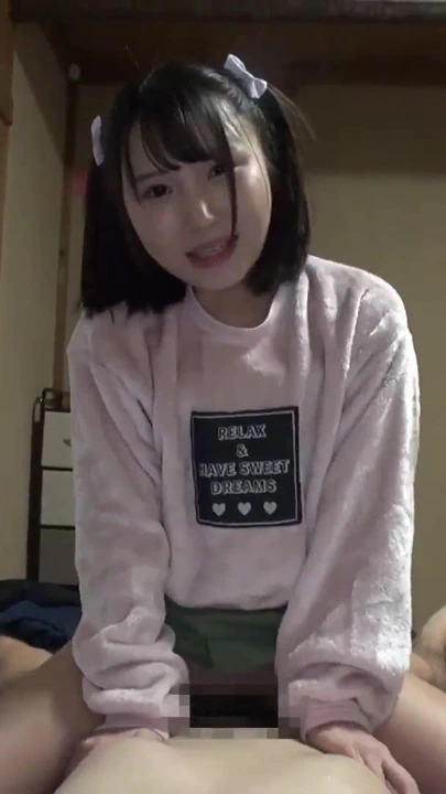 "Minyon ve sevimli meleğin baştan çıkarılmasından duygusal an. Ezici derecede sevimli melekler!"