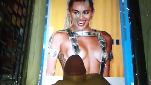 Miley cyrus boşalıyor