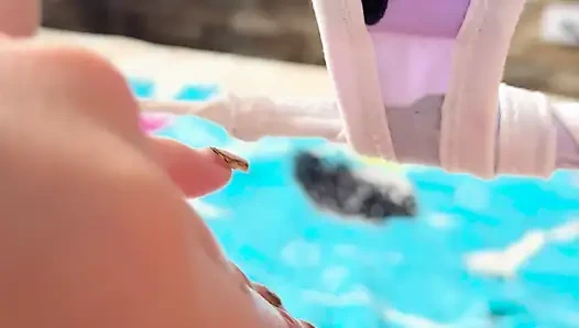 Güzel Kız Mastürbasyon Yapıyor