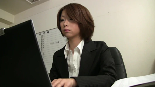 Japon sansürsüz! sapık japon erkek delisi ofisteki iş arkadaşını seks objesi yapıyor!