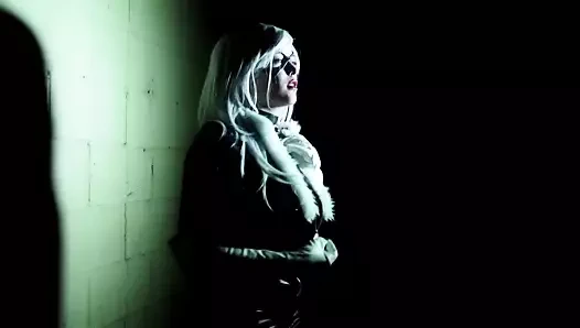 Tessa Fowler: kara kedi