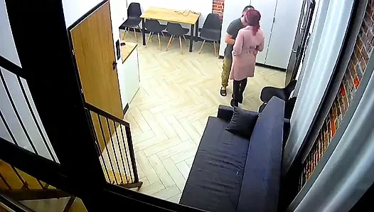 Beni bir fahişe gibi daireye davet etti