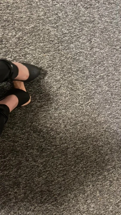 богиня с игрушкой