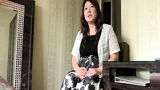 [42 Ans, Similaire À Emi