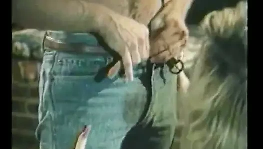 Klasik sarışın uzun tırnaklar video