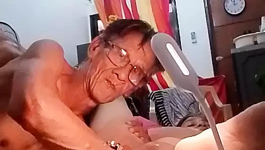 O zaman amcık her zaman kremsi yiyor olsun