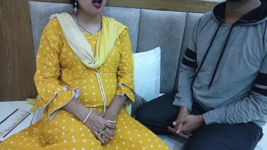 Indian Desi dost ki maa ke sath chudai mazaa lete hoye uski gori chut main ungli dal ke uske chuche chuss dale foreplay roleplay in hindi