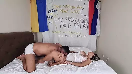 Sevişin - savaşmayın.