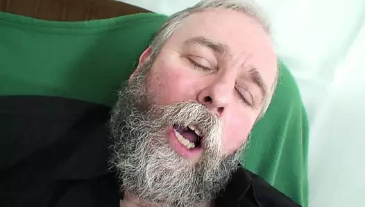 Frau schenkt seienm Mann zu Weihnachten eine junge Fotze