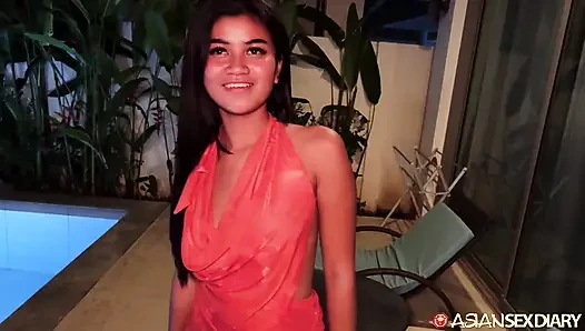 Asyalı pinay havuzda sikiliyor
