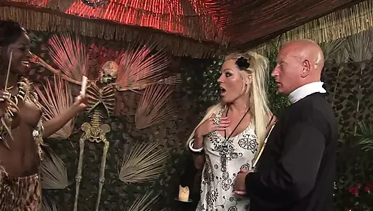 Cindy Behr ve Jasmine Webb ile üçlü seks partisi