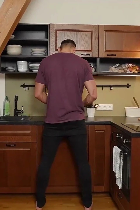 Daddyontwink uzun boylu büyük sikli dilf pavel sora raw twink roman capellini'yi mahvediyor
