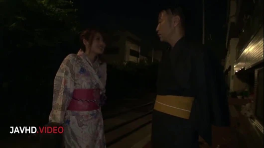 Yumi maeda yoğun sikişmeden önce tutkulu jav sakso çekiyor