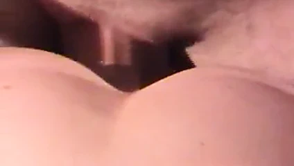 iki küçük musluklar için bir kalın sarışın dövmeli Cum emme kevaşe