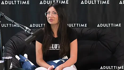 Cami Strella bir kült hayatta kalmak, tiktok şöhreti ve tek eşlilik dışı | Adult Time Podcast