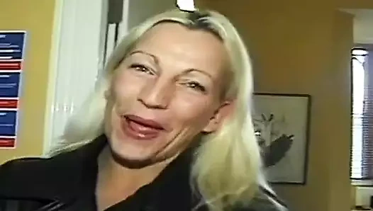 Georgette Neale ile edepsiz sarışınlar