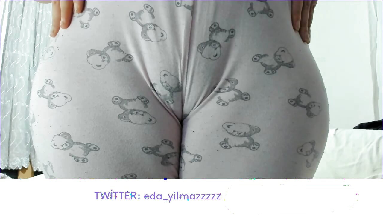 CAMEL TOE- PİJAMAYLA MASTURBASYON- TURK PORNO- TURK MILF