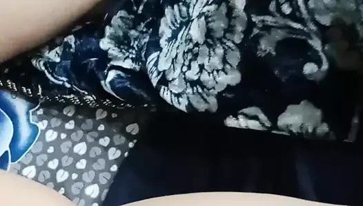 Büyük memeli sürtük evli kadın çıplak masaj yaptırıyor