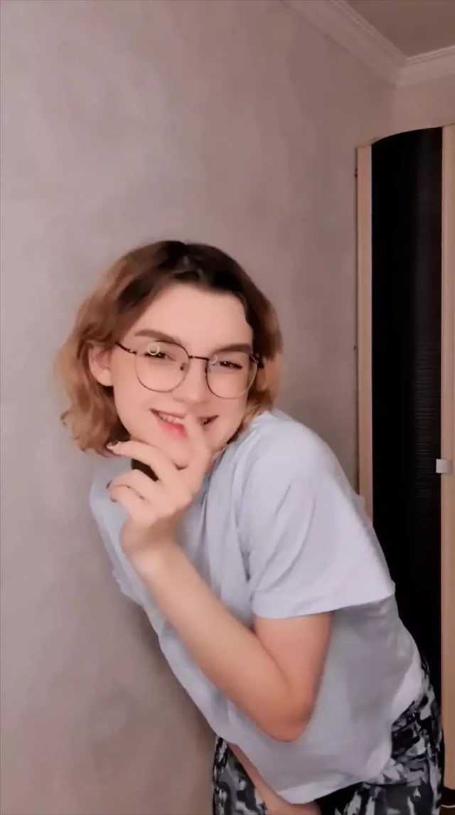 Ben sevimli küçük seksi bir bebeğim :)