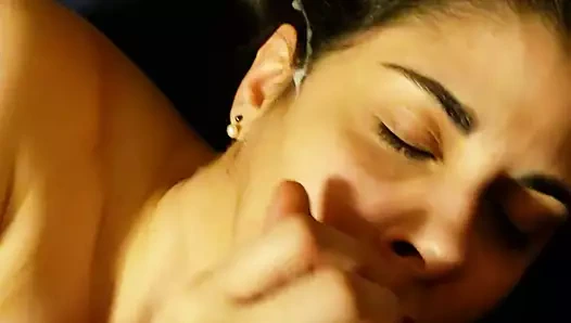 Başka bir adamın sert horozundan cumshot