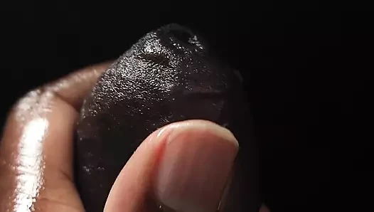 Siyah sünnetsiz damarlı yarak titreşiyor