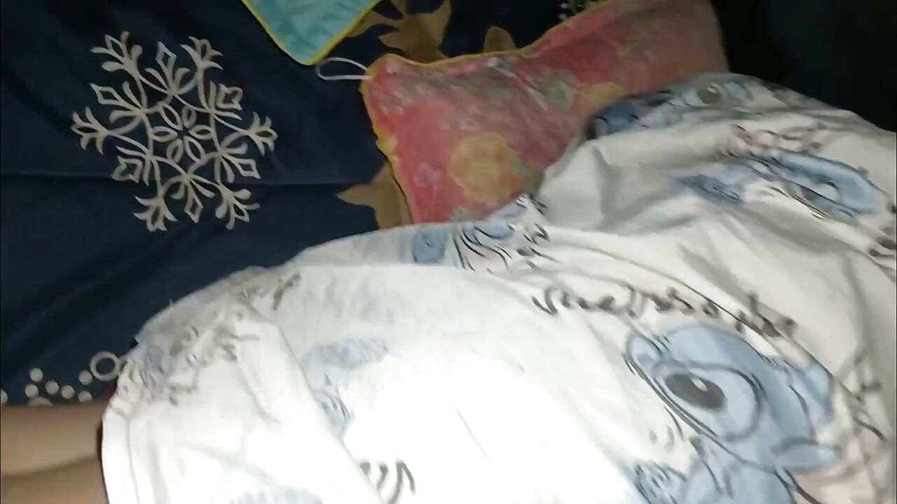 Küçük Asyalı kız amatör anal yıkım