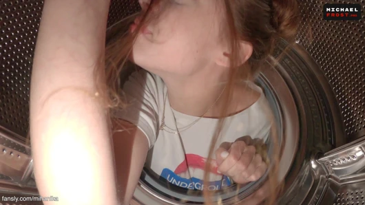 Yardım et, üvey kardeşim! sıkıştım!