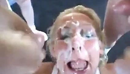 Ashley'nin açgözlü gözleri