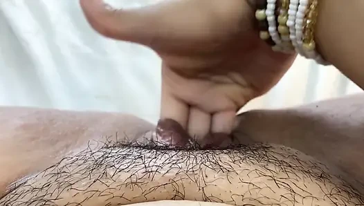 Yastıkla mastürbasyon yaptım ve tüm yatağı ıslattım