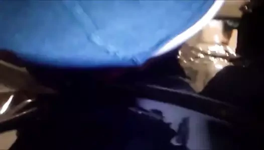 Oiledup squirter masturbates için ona sevgilisi