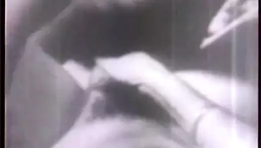 Kostüm partisi swinger seks partisine dönüşüyor (1940'larda vintage)