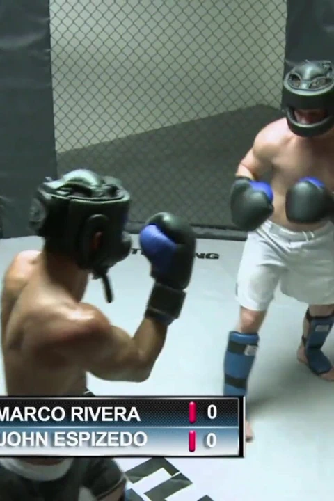 Zenci hatun ringde adamın yarağını tatmin ediyor