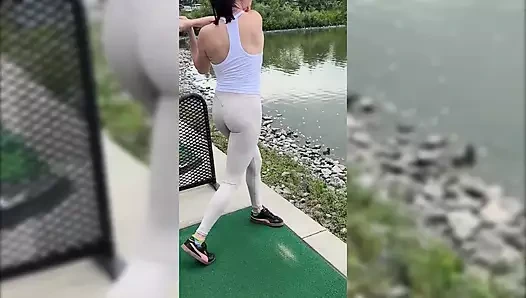 Golf buluşması ateşli kızıl saçlı ile çatı saksosuna dönüşüyor