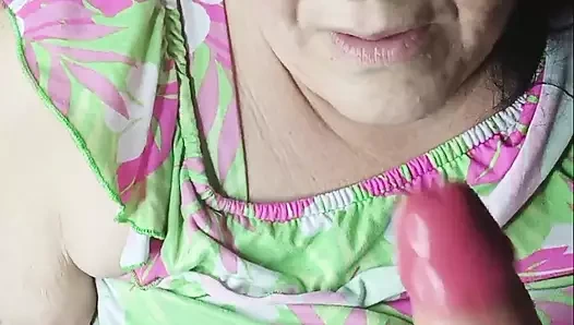 Onun mastürbasyon fetişi sütlü beyazın yüzünü ipeksi ne heyecan verici