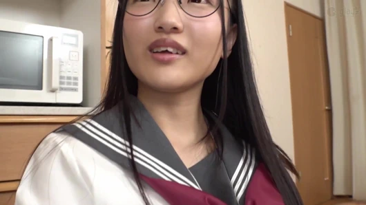 Saf ve masum, siyah saç, liseli kız kıyafeti, güzel kız, dölleme 3