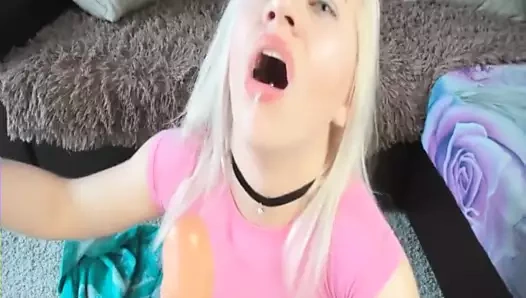 seksi piercing sarışın ile deldi meme