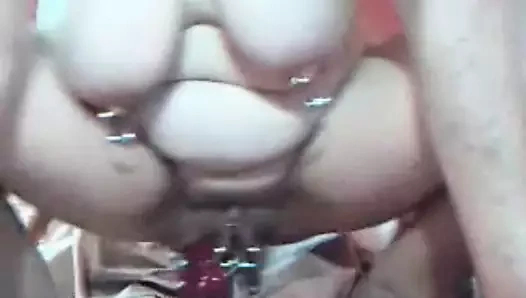 Benim seksi piercing milf ile deldi kedi ve meme uçları