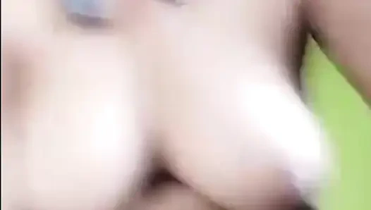 Seksi karım parmaklıyor