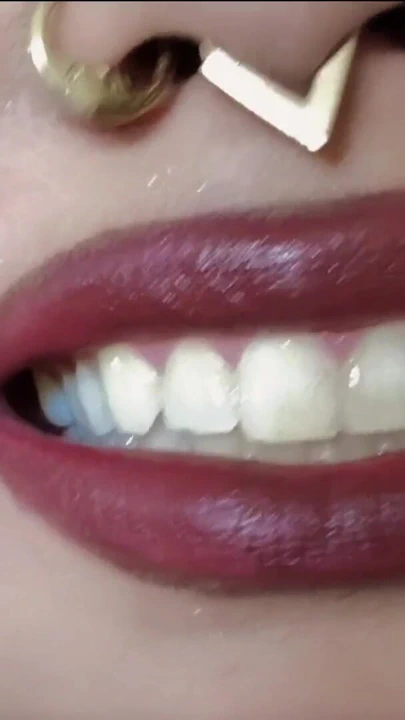 "Büyük sulu dudaklarım" dan çene düşüren an