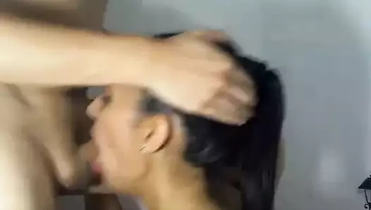 Boğaz sikme uygulama üzerinde alexis