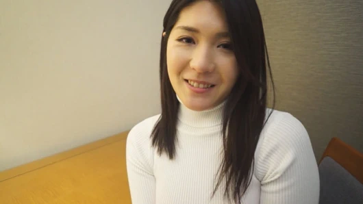 M989B12 bir yağmayla evlenen bir evli kadın, ama kocasının ilişkisi ortaya çıktığında, çaresizdi ve kalbinde böyle bir açıklığa girdi... Hayatımdaki ilk gonzoyu pratik yap